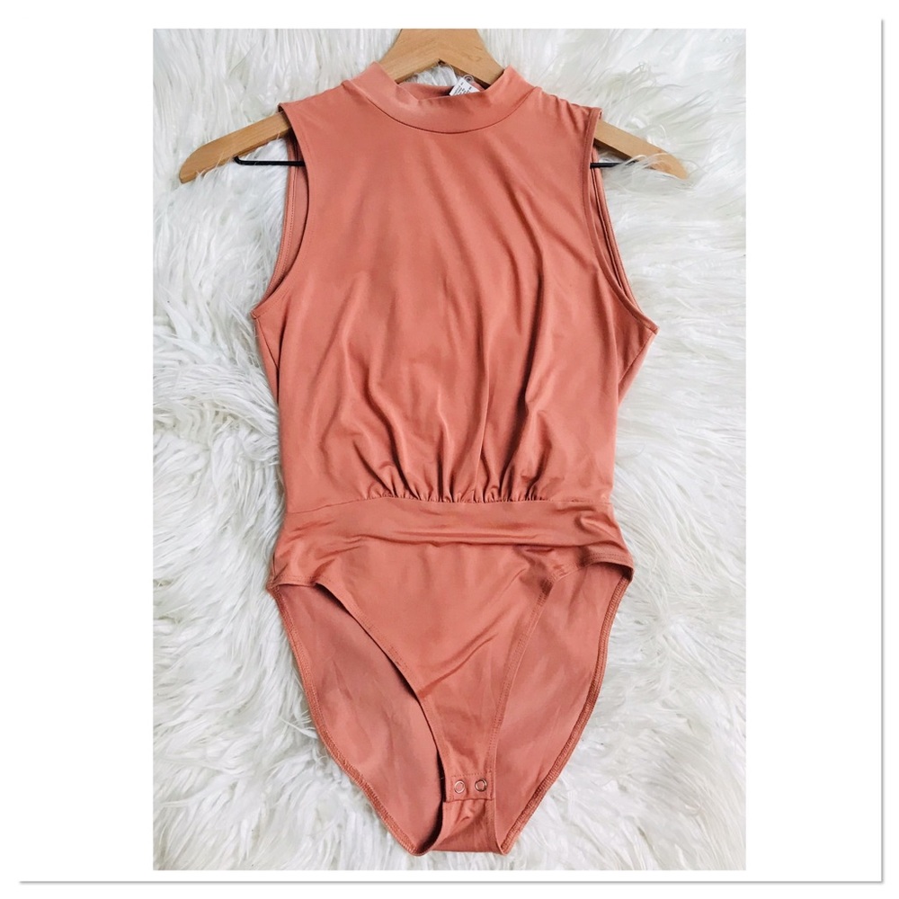 Forever 21 Sleeveless Bodysuit Top Salmon Color Cut Out Back High Neck Size S